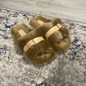 fur slippers